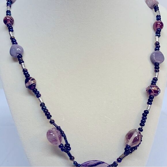 VTG Purple Fluorite Necklace Circle Donut w/ Glass Beads Heart 24” Gorgeous - Picture 6 of 7